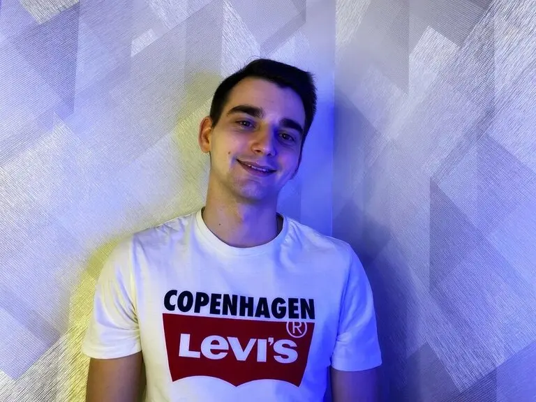 Live Porn Camera of AlexMaddox