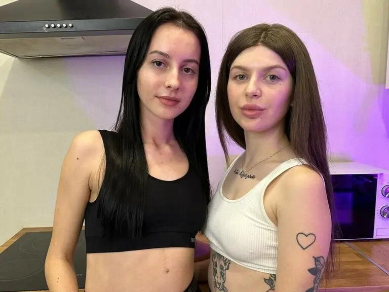 Live Porn Camera of AmeliaandTrisha