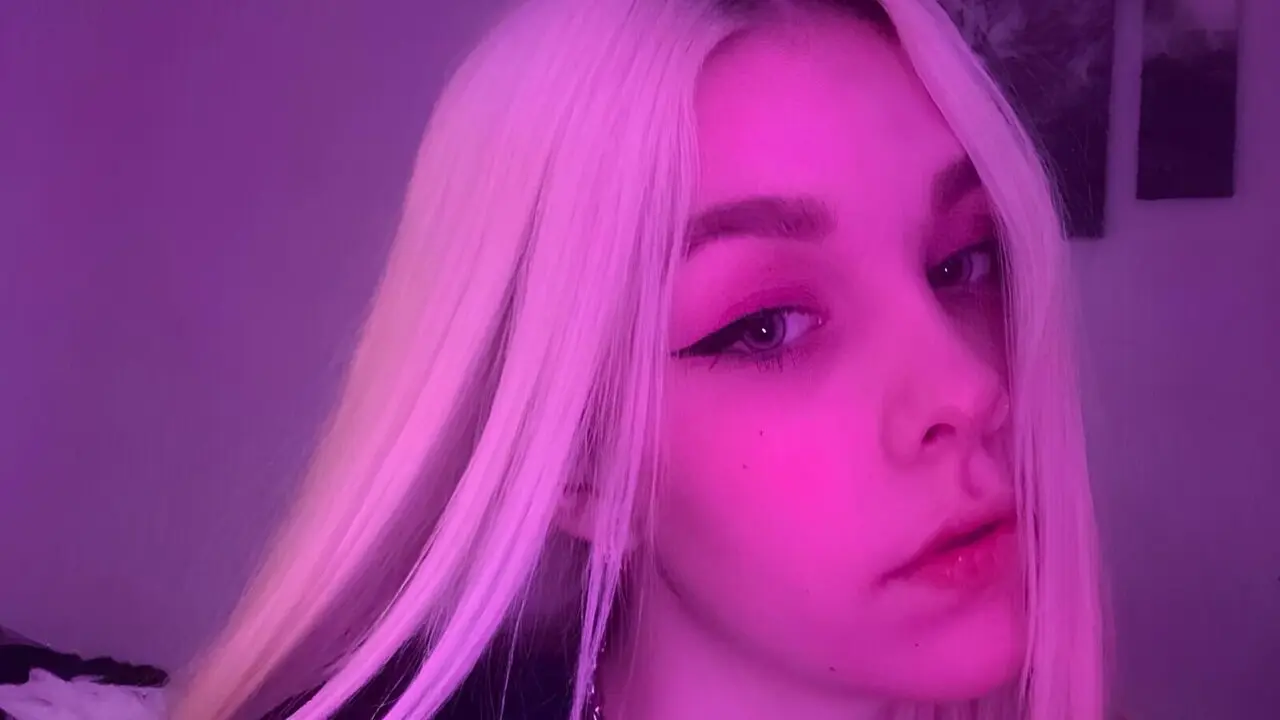 Live Porn Camera of DoraBayle