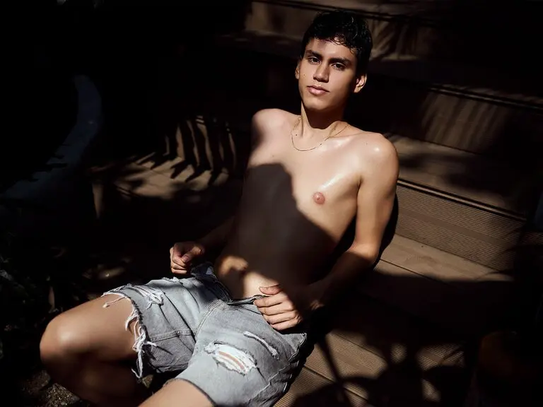 Live Porn Camera of EddyGrey