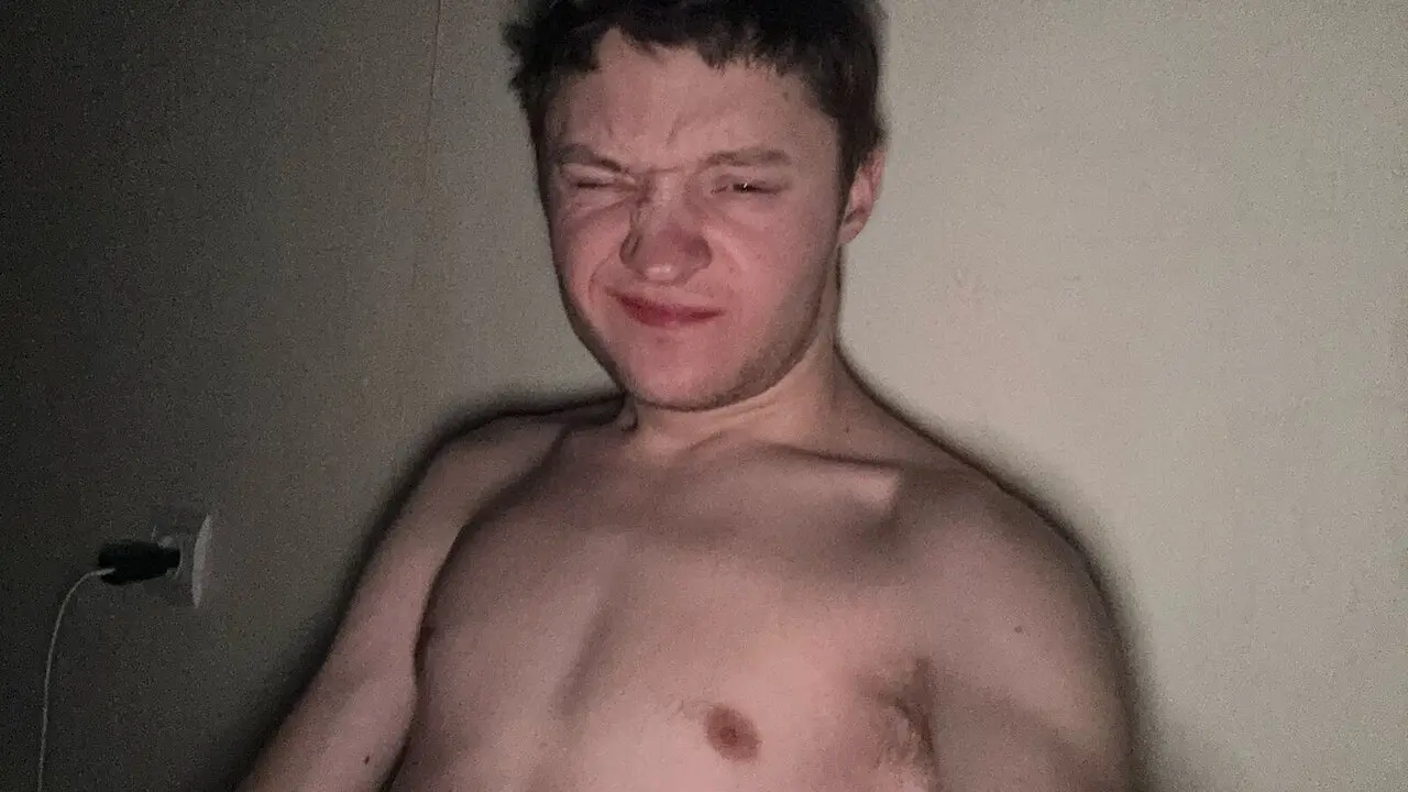 Live Porn Camera of EricLake