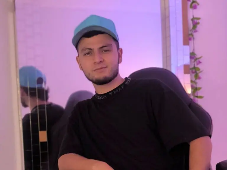 Live Porn Camera of HaroldCampbell