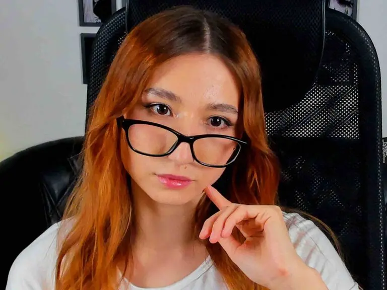 Live Porn Camera of KarenDarvis