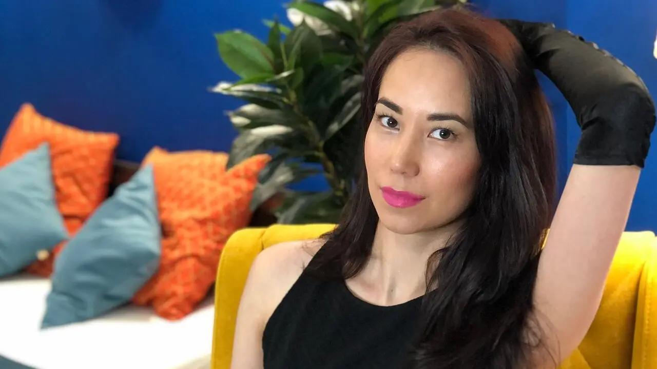 Live Porn Camera of KarinaTorres