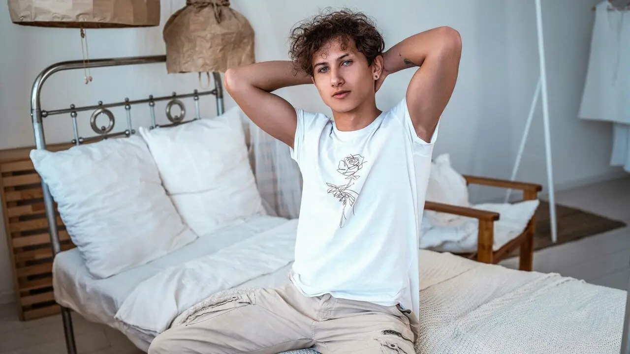 Live Porn Camera of KelvinSalmon