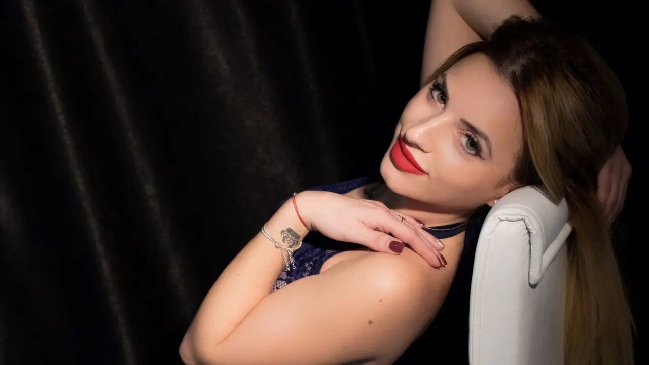 Live Porn Camera of LoraSinClare