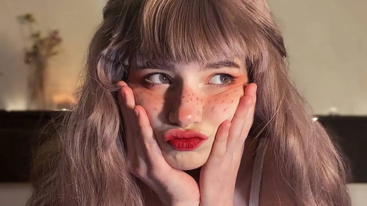 Live Porn Camera of MollieMelton