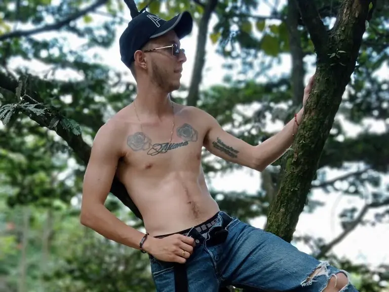 Live Porn Camera of RandalAmber