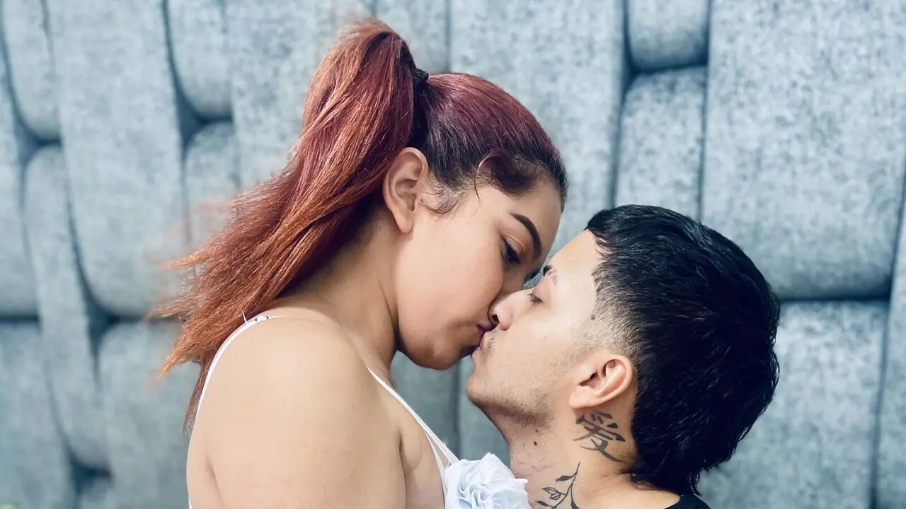 Live Porn Camera of ReginaAndTom